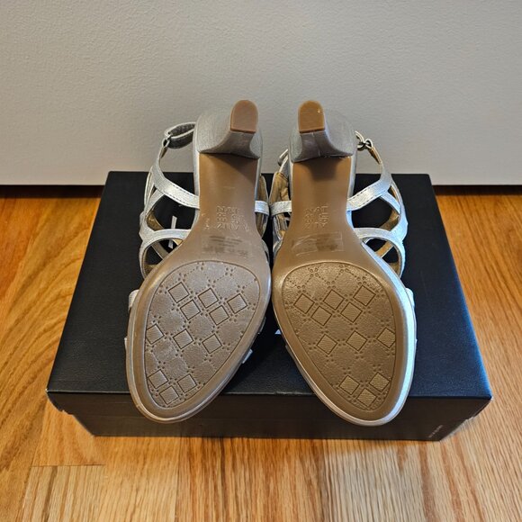 Naturalizer Danya Silver Sandals, 6.5M (NEVER WORN) - Picture 4 of 6